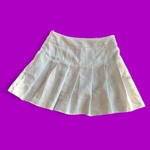 Elegant White Pleated Skirt